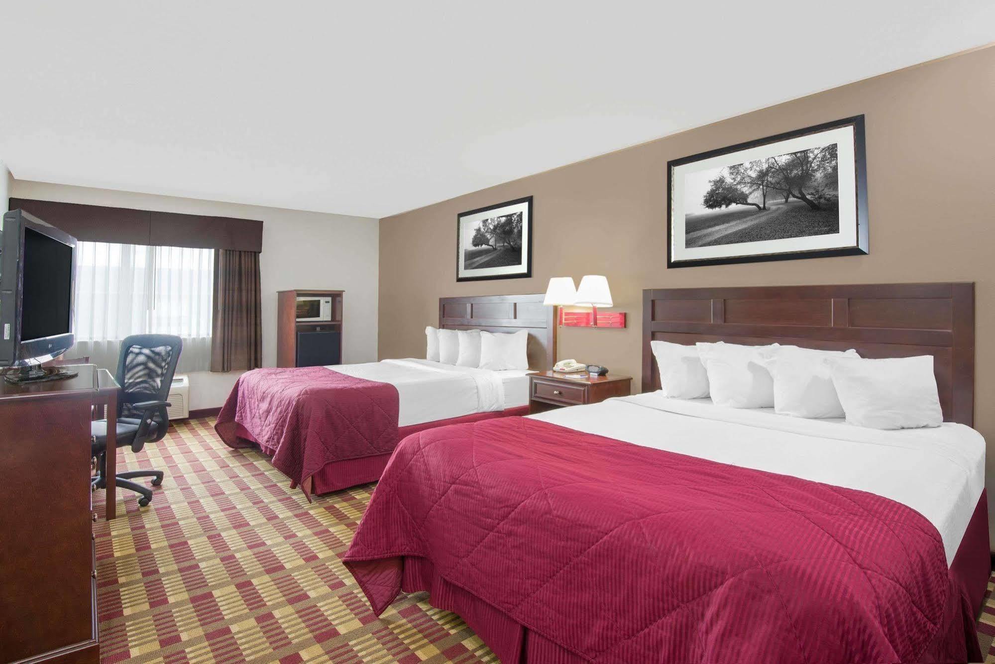 Baymont By Wyndham Boston Heights/Hudson Hotel Luaran gambar
