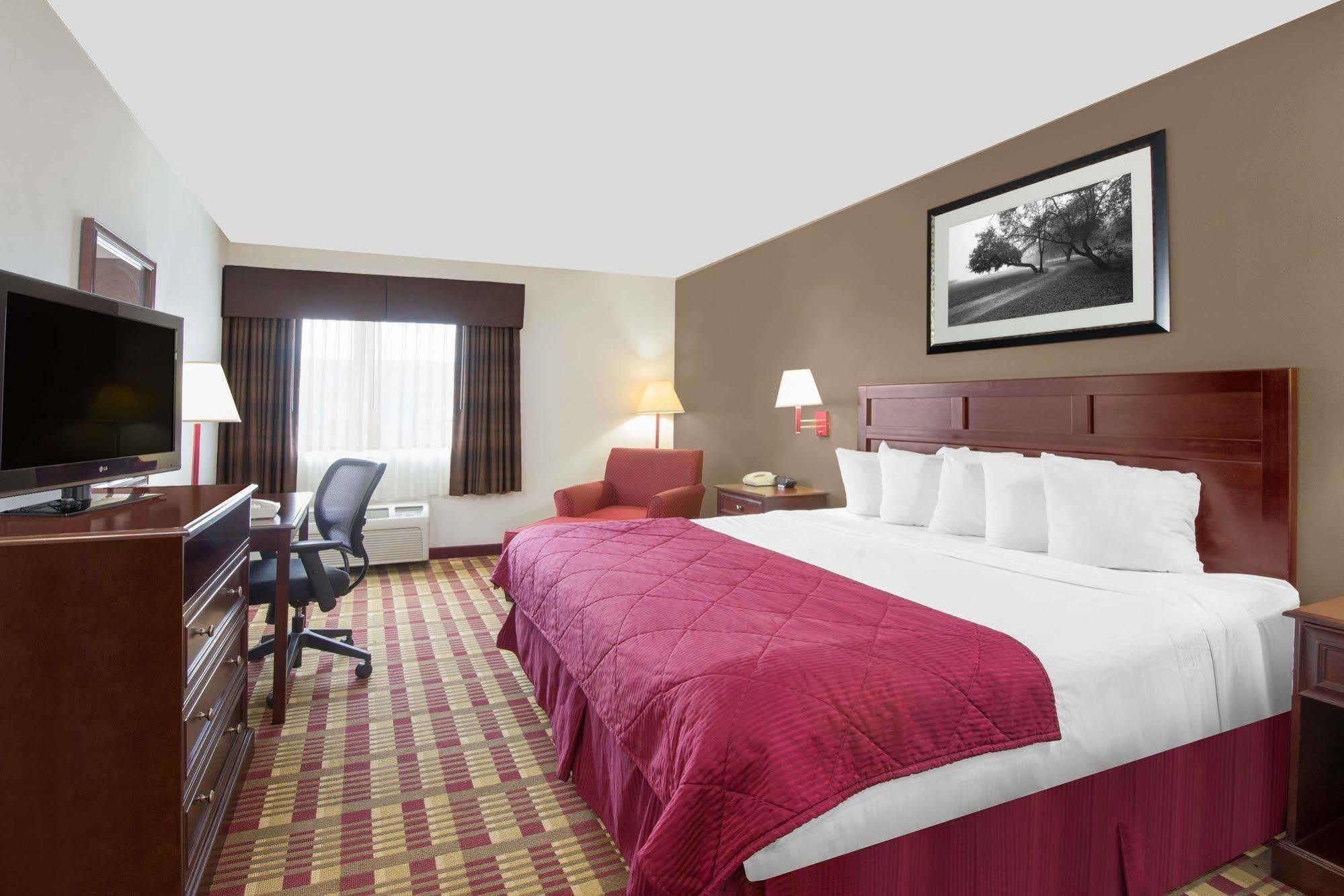 Baymont By Wyndham Boston Heights/Hudson Hotel Luaran gambar